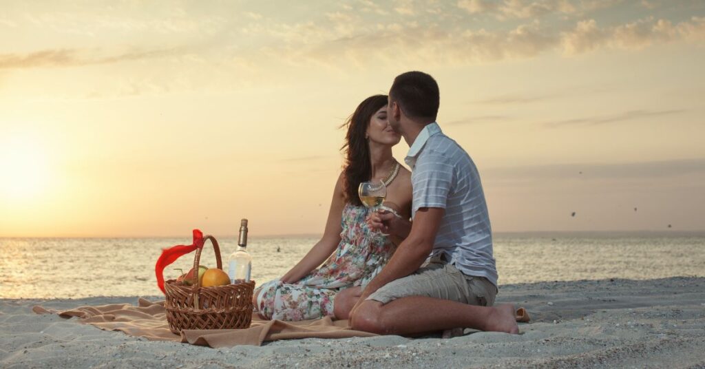 romantic moment at rehoboth beach